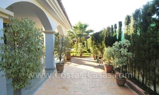 Ganga villa independiente de estilo andaluz a la venta en Marbella Oeste 5