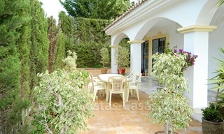 Ganga villa independiente de estilo andaluz a la venta en Marbella Oeste 8