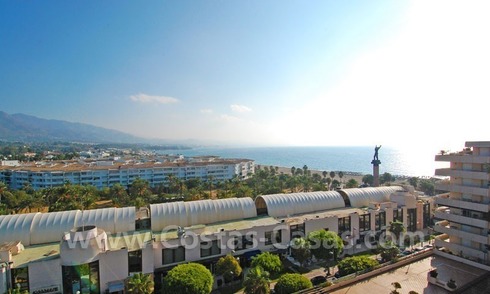Apartamento ático para comprar en Puerto Banus – Marbella 