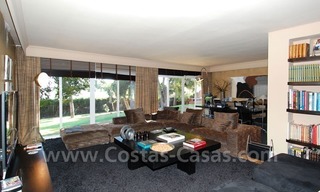 Villa en un gran parcela en venta en la Milla de Oro en Marbella 17