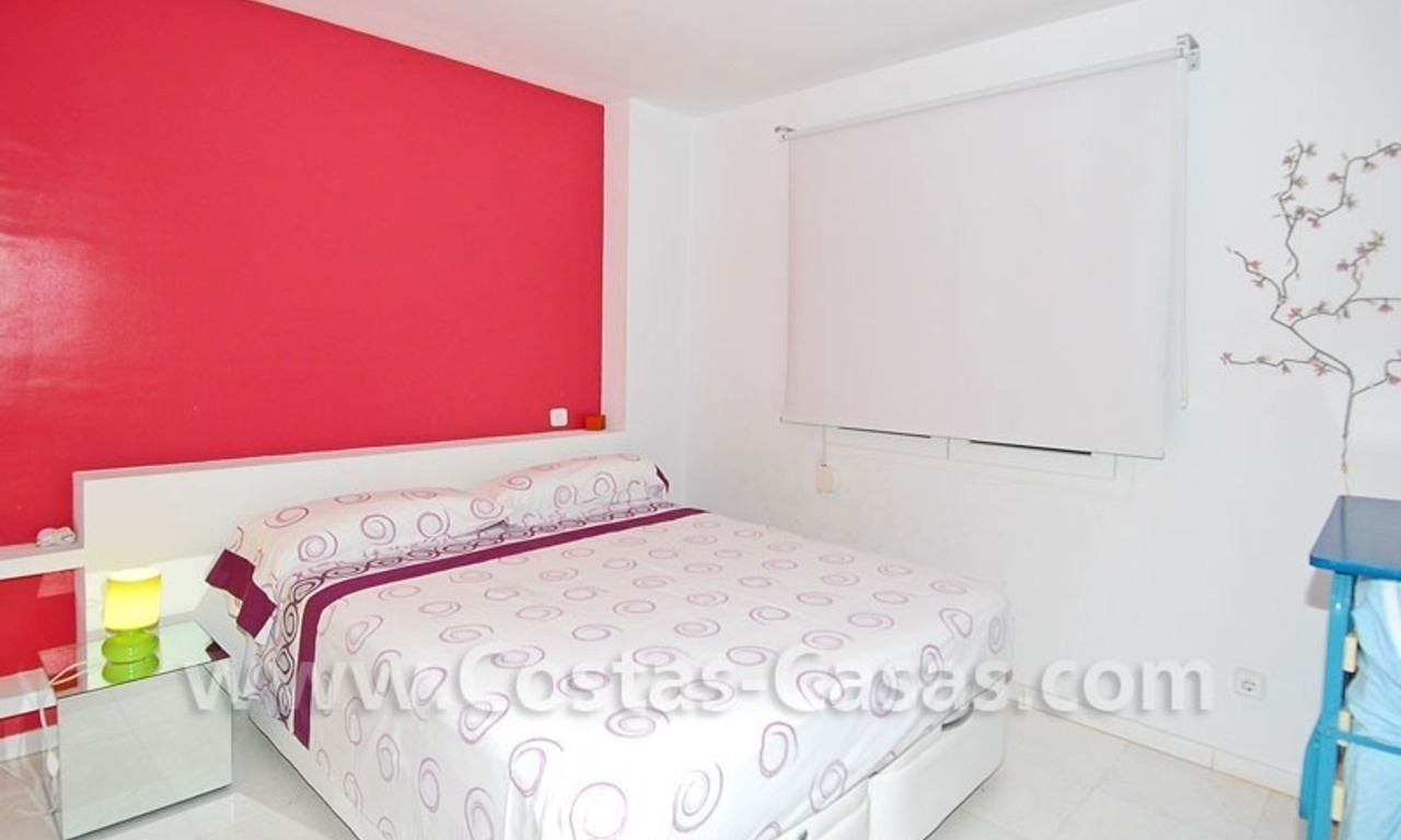 Apartamento situado en zona de playa a la venta en Puerto Banus – Marbella 9