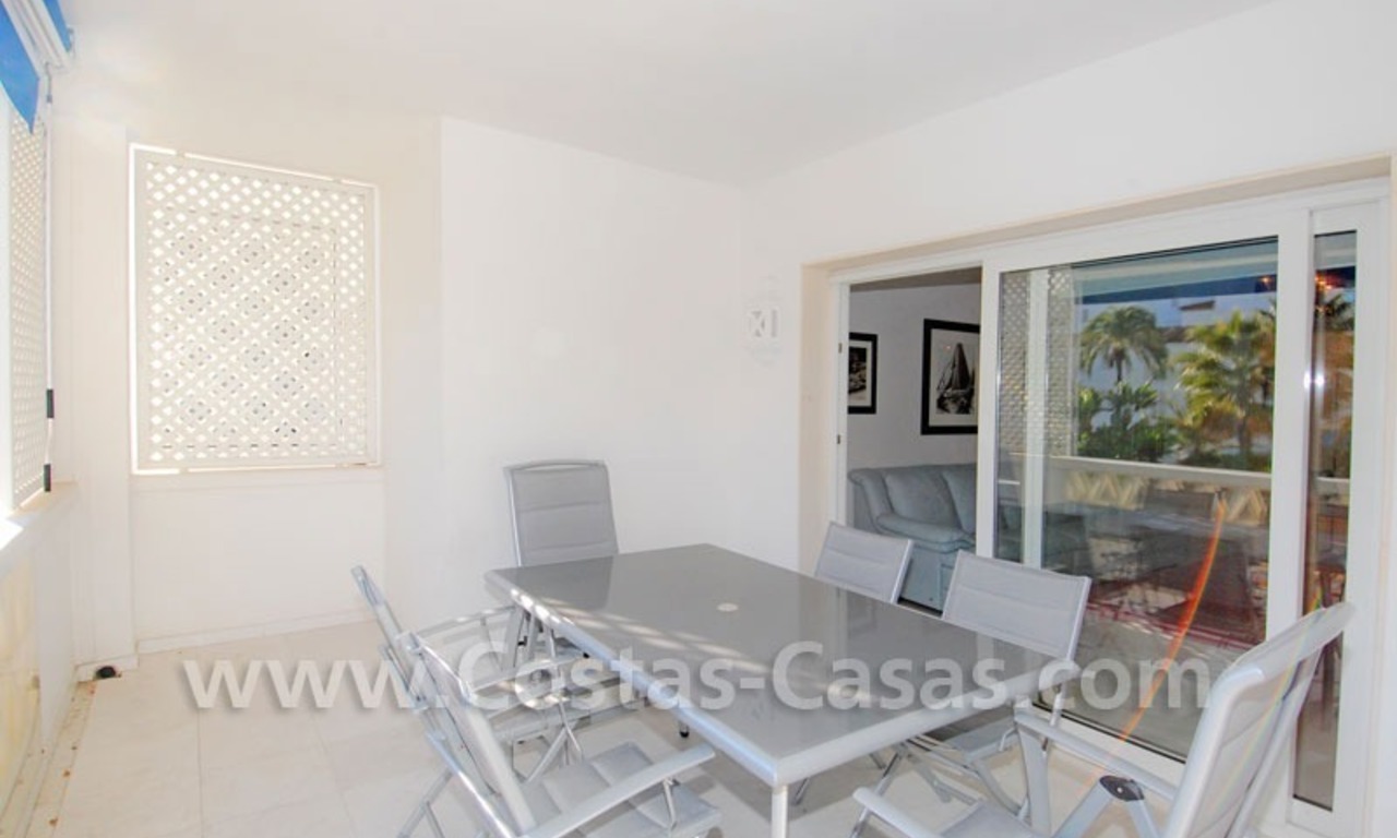 Apartamento situado en zona de playa a la venta en Puerto Banus – Marbella 3