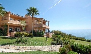 Casa en 1ª línea de playa a la venta, Complejo en 1ª línea de playa en Estepona, Costa del Sol 1