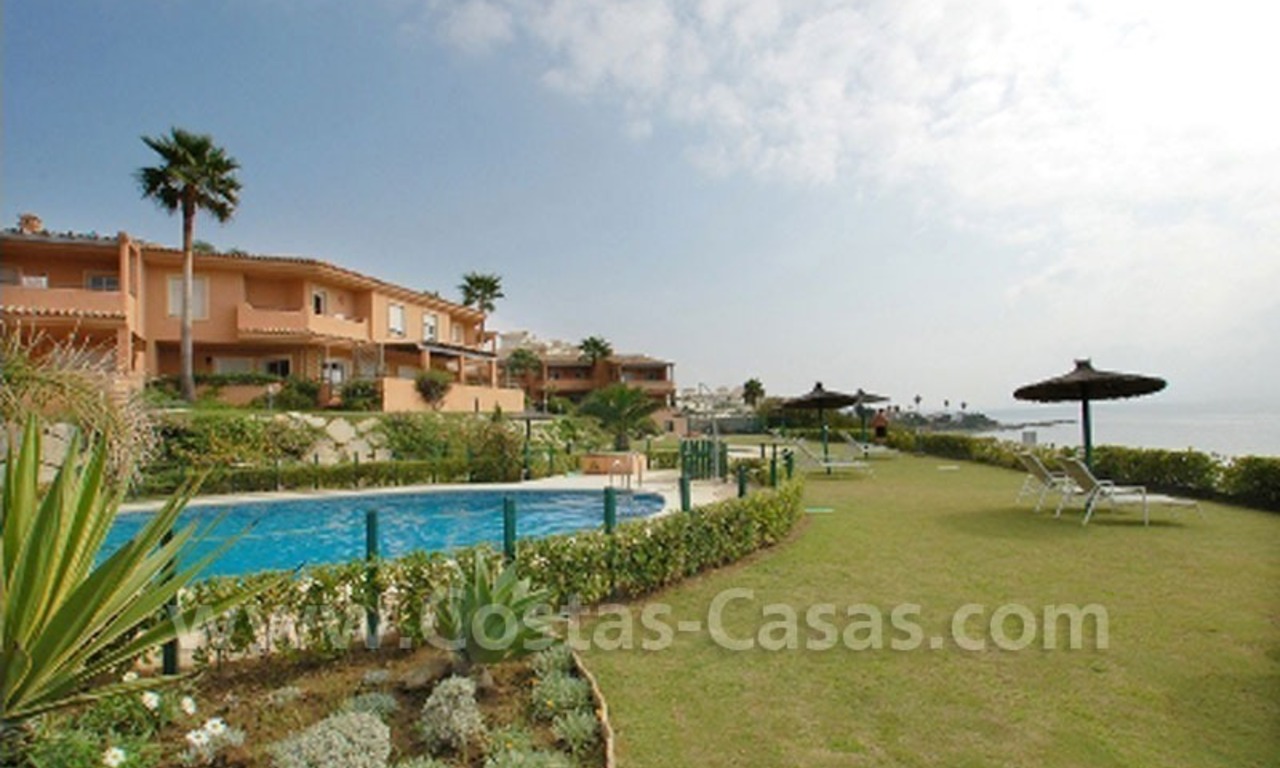 Casa en 1ª línea de playa a la venta, Complejo en 1ª línea de playa en Estepona, Costa del Sol 3