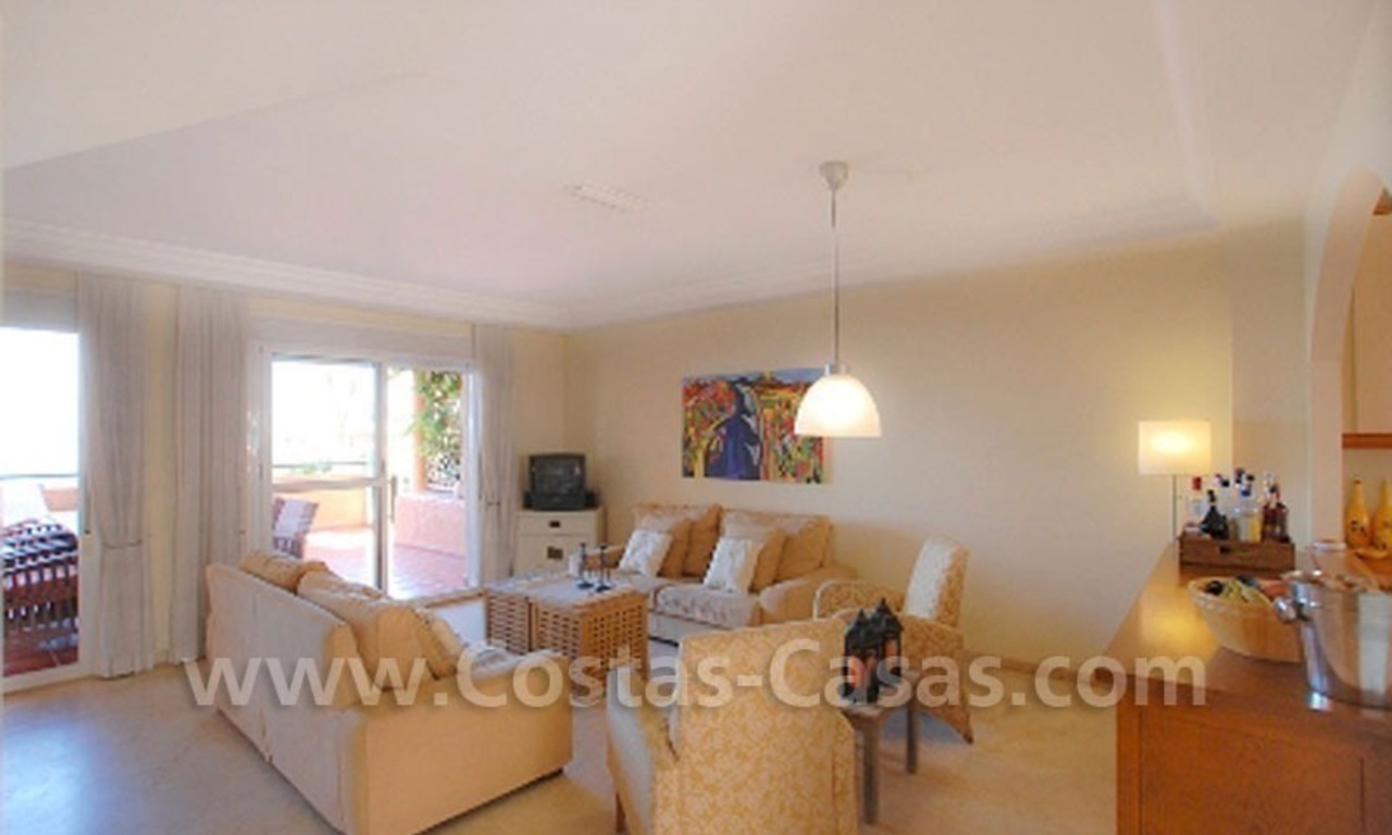 Casa en 1ª línea de playa a la venta, Complejo en 1ª línea de playa en Estepona, Costa del Sol 10