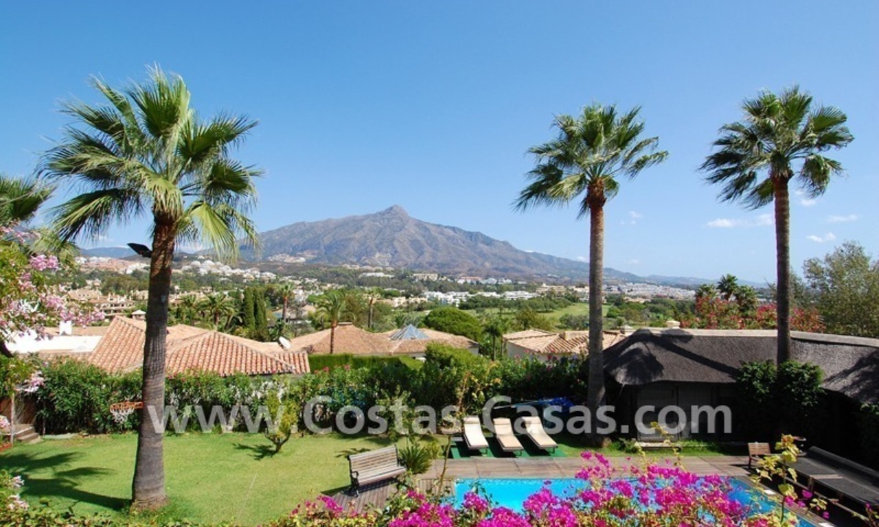 Villa exclusiva a la venta en zona de mucho prestigio de Nueva Andalucía, Marbella 0