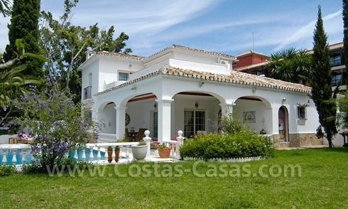 Villa en primera línea de golf para comprar en San Pedro – Marbella 