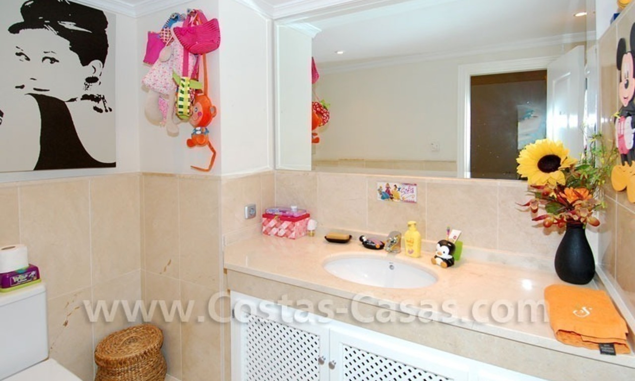 Ático duplex de 4 dormitorios de estilo moderno andaluz a la venta, Benahavis – Marbella - Estepona 17