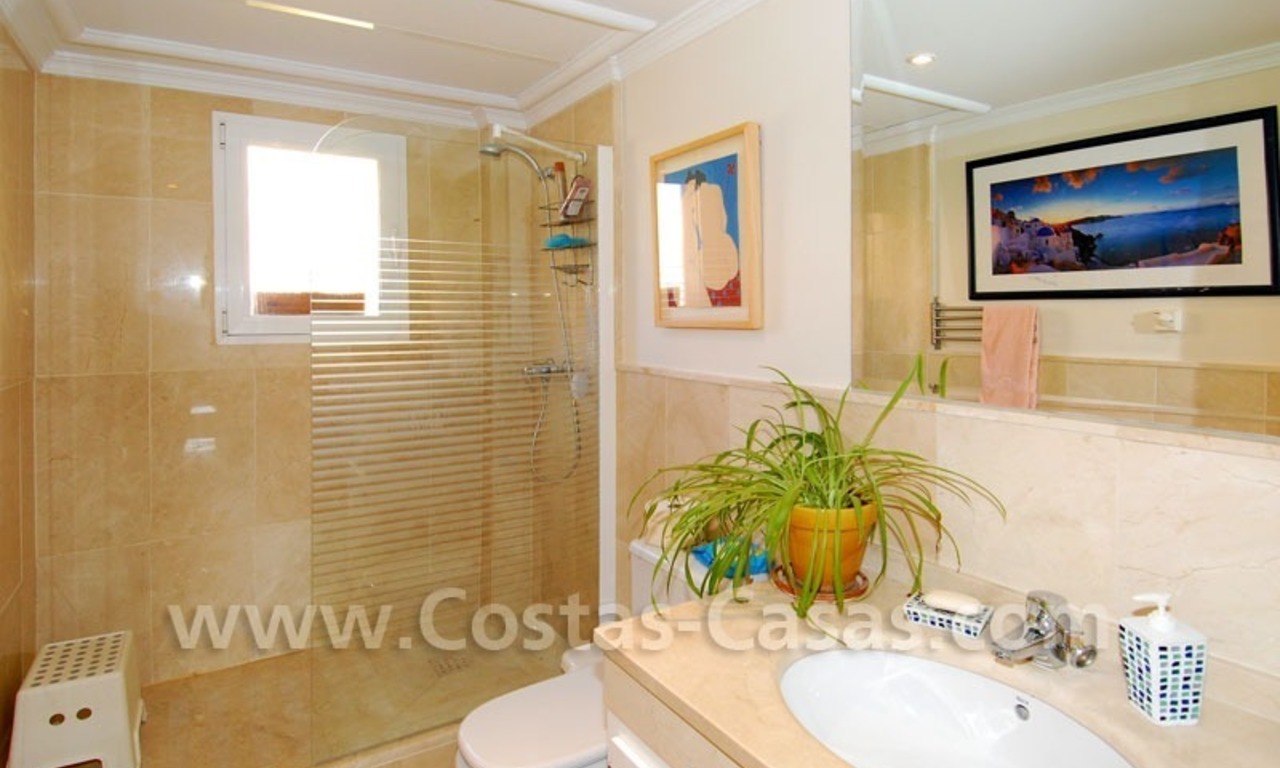 Ático duplex de 4 dormitorios de estilo moderno andaluz a la venta, Benahavis – Marbella - Estepona 18