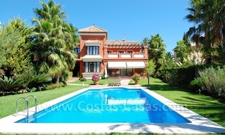 Villa de estilo español moderno a la venta en este de Marbella 0