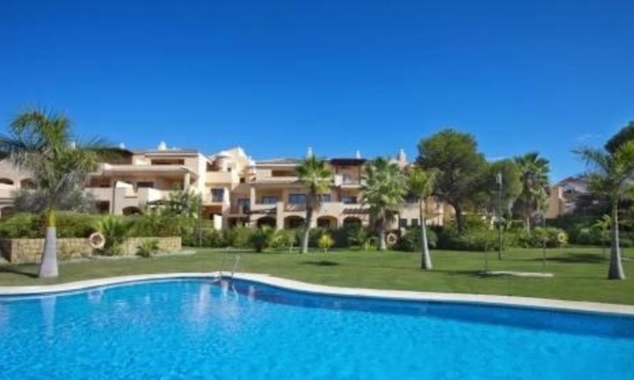 Apartamentos y áticos de nueva construcción situado en zona de playa a la venta en Puerto Banus – Marbella 4