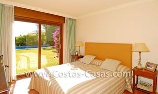 Ganga! Villa independiente de estilo andaluz para comprar en complejo de golf en la Nueva Milla de Oro, Marbella, Benahavis, Estepona 14