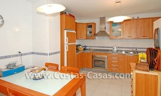 Ganga! Apartamento para comprar en complejo en primera línea de playa en Marbella 4