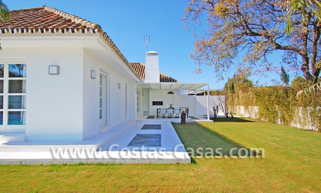 Villa de estilo moderno andaluz completamente renovada cerca de la playa a la venta en Marbella 7