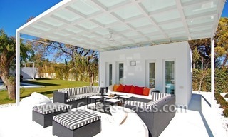 Villa de estilo moderno andaluz completamente renovada cerca de la playa a la venta en Marbella 3
