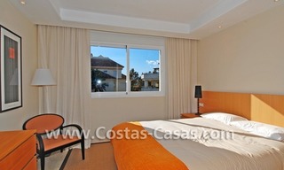 Apartamento de lujo, primera línea de playa, en venta en un complejo exclusivo frente al mar, Nueva Milla de Oro, Marbella - Estepona 19