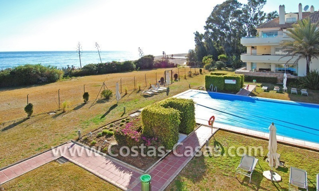 Apartamento de lujo, primera línea de playa, en venta en un complejo exclusivo frente al mar, Nueva Milla de Oro, Marbella - Estepona 6