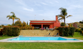 Villa de lujo situada a primera línea de golf de estilo moderno para comprar en Marbella - Benahavis 3