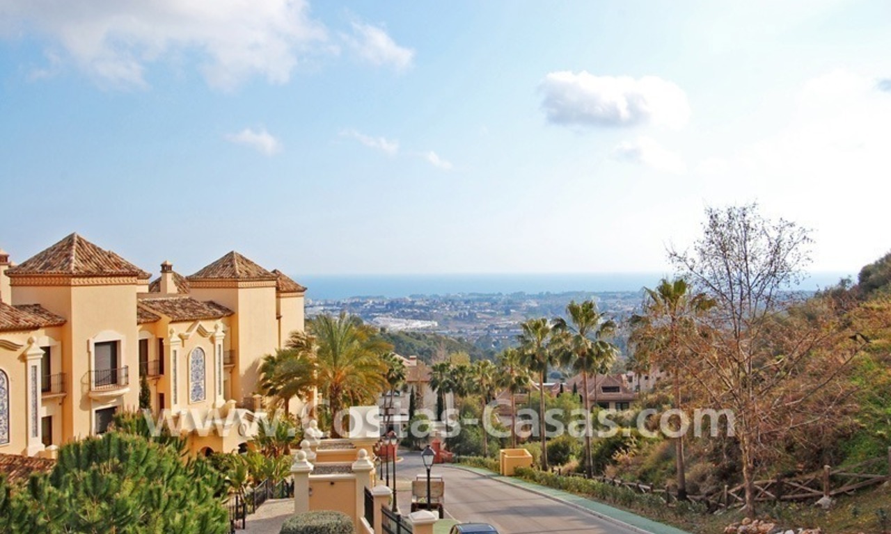 Ganga! Golf apartamento de lujo a la venta en Nueva Andalucía - Marbella 2