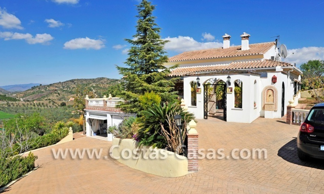 Villa - Finca - Chalet en venta en Monda en la Costa del Sol, Andalucía 2