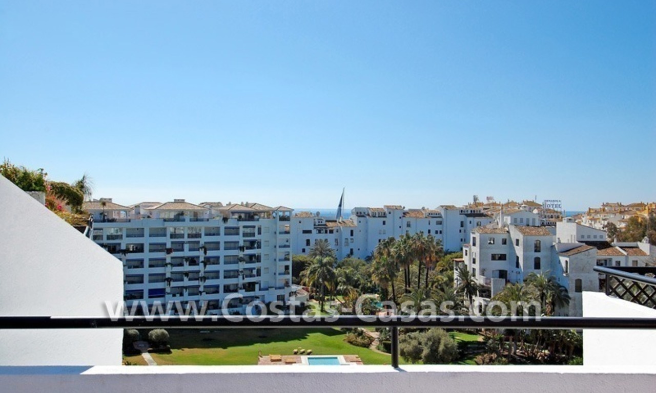 Apartamento duplex ático para comprar en centro de Puerto Banus, Marbella 3
