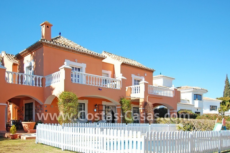 Urge venta! Villa de estilo andaluz para comprar en Nueva Andalucía - Marbella