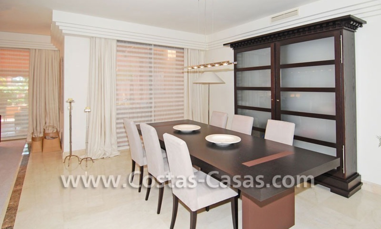 Apartamento de lujo para vender en La Alzambra en Puerto Banús – Marbella. 3