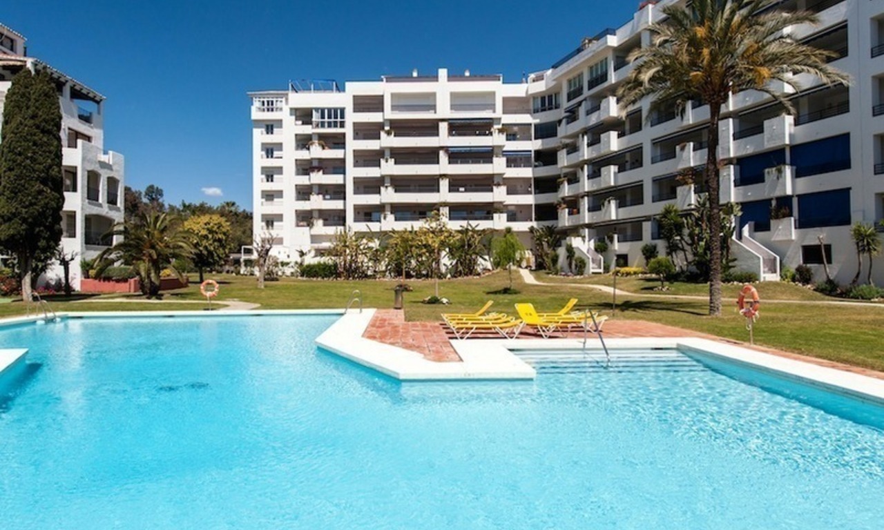 Apartamento en venta en el centro de Puerto Banús, Marbella 13