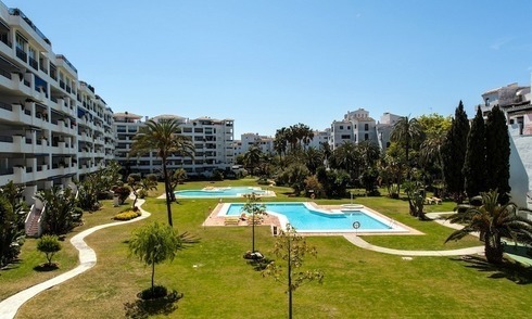 Apartamento en venta en el centro de Puerto Banús, Marbella 