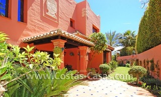 Exclusiva villa de estilo andaluz para comprar en la Milla de Oro en Marbella 6