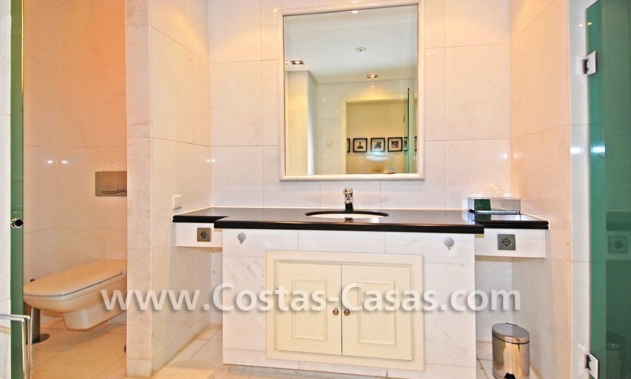 Exclusivo apartamento en primera línea de playa en venta, Estepona – Marbella 31