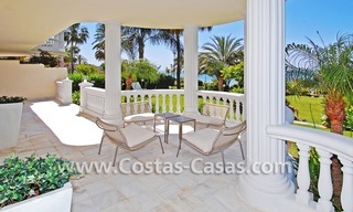 Exclusivo apartamento en primera línea de playa en venta, Estepona – Marbella 15