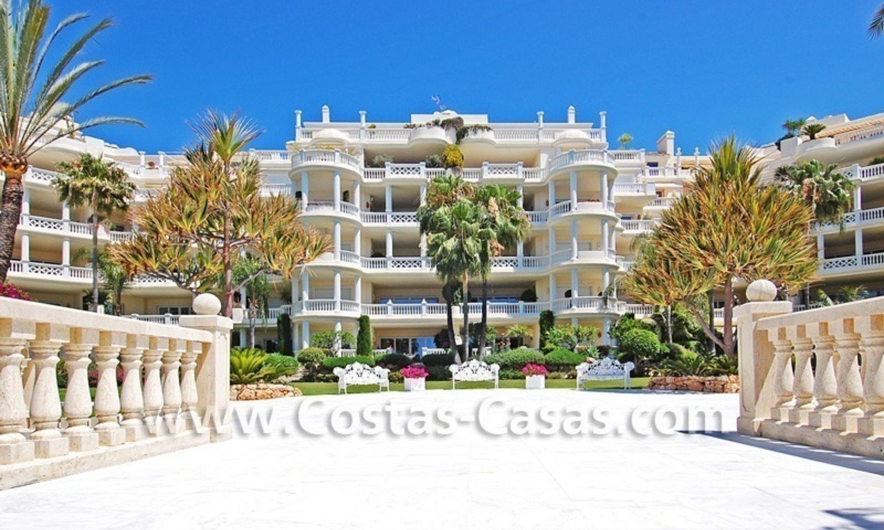 Exclusivo apartamento en primera linea de playa en venta, Nueva Milla de Oro, Marbella - Estepona 26
