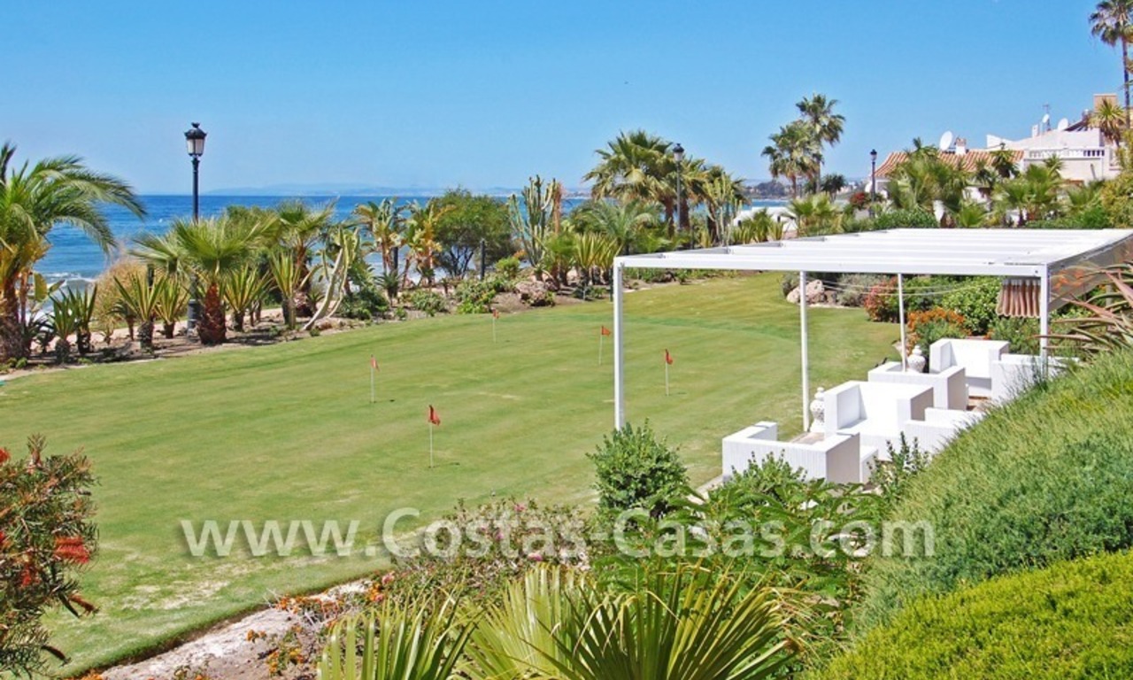 Exclusivo apartamento en primera linea de playa en venta, Nueva Milla de Oro, Marbella - Estepona 22
