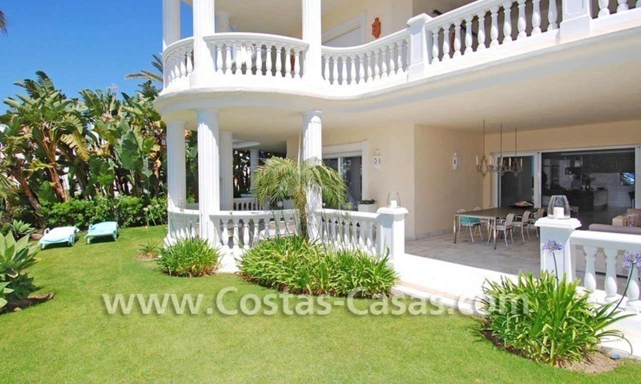 Exclusivo apartamento en primera linea de playa en venta, Nueva Milla de Oro, Marbella - Estepona 4