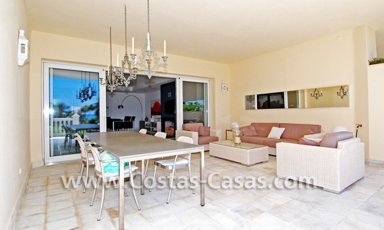 Exclusivo apartamento en primera linea de playa en venta, Nueva Milla de Oro, Marbella - Estepona 7