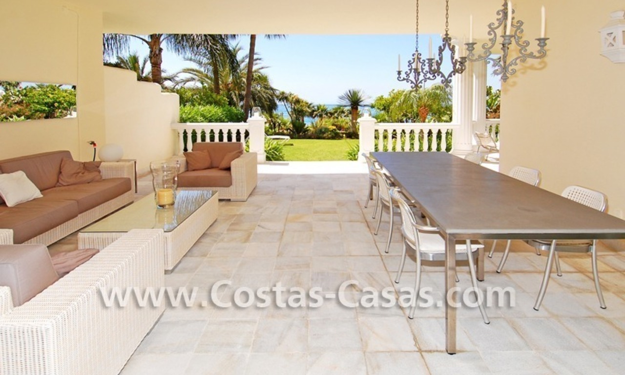 Exclusivo apartamento en primera linea de playa en venta, Nueva Milla de Oro, Marbella - Estepona 9