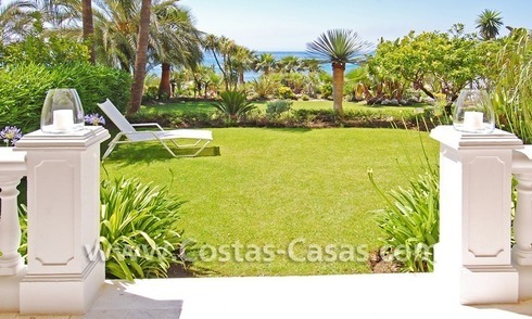 Exclusivo apartamento en primera linea de playa en venta, Nueva Milla de Oro, Marbella - Estepona 