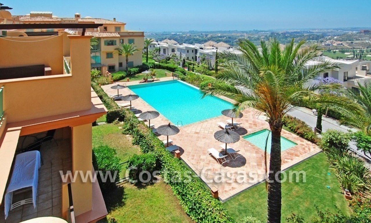 Ganga! Apartamento de lujo situado en complejo de golf para comprar, Benahavis - Estepona - Marbella 1