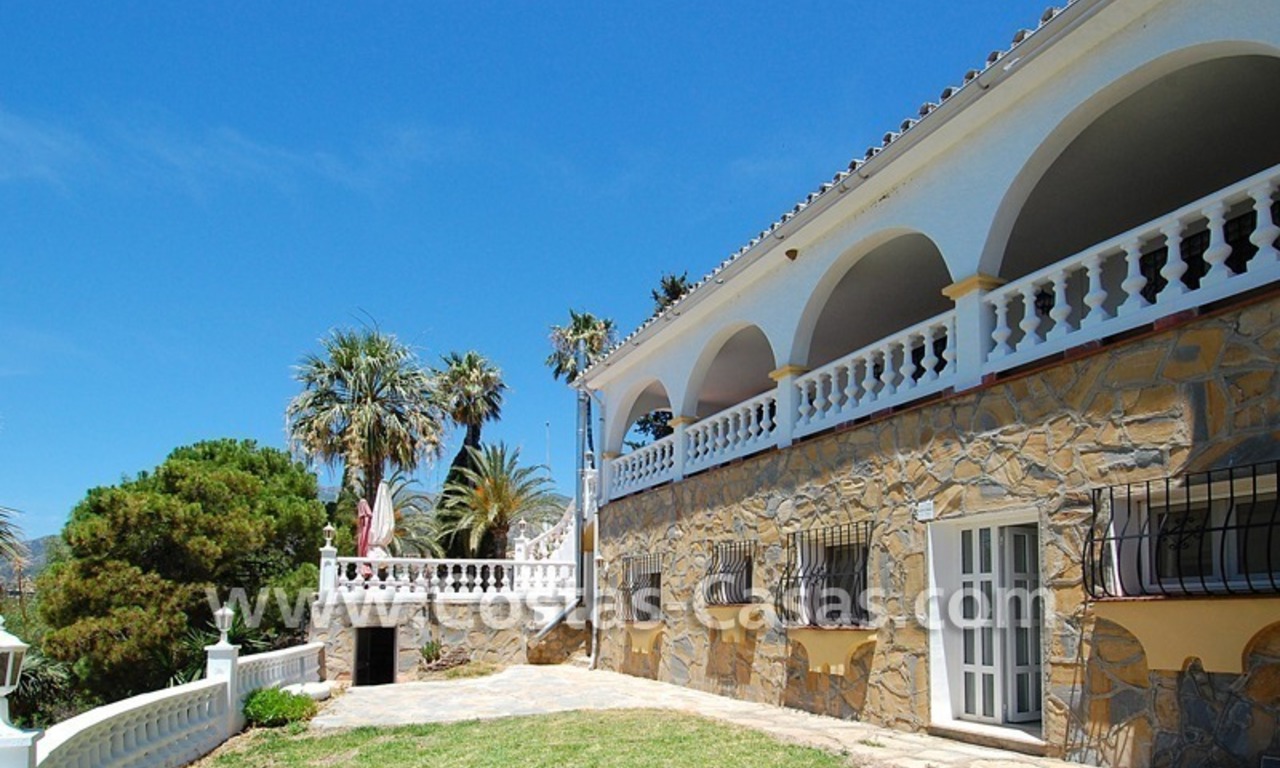 Ganga! Villa de estilo andaluz a la venta en Marbella 3
