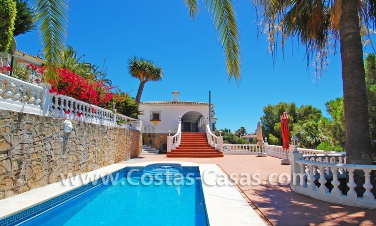 Ganga! Villa de estilo andaluz a la venta en Marbella 1