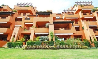 Apartamento de lujo para comprar en complejo en primera línea de playa, La Nueva Milla de Oro, Marbella - Estepona 11