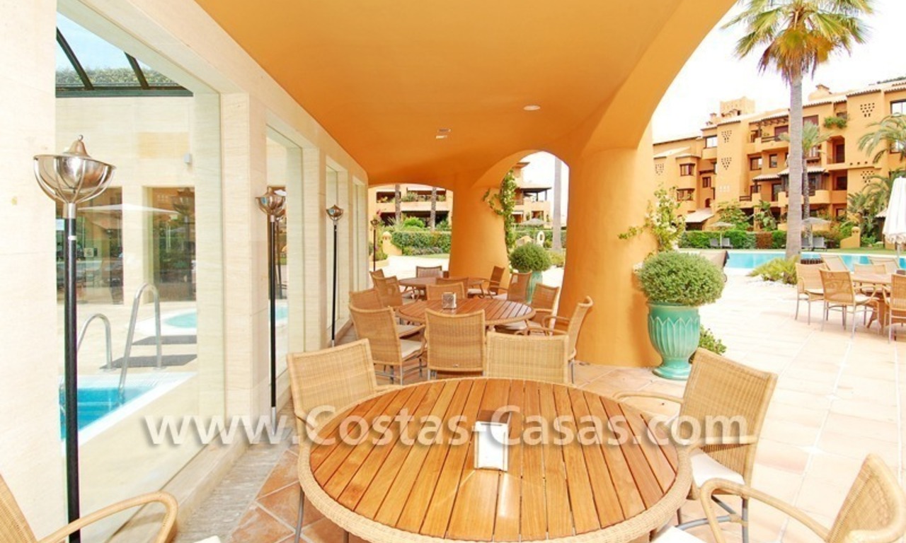 Apartamento de lujo para comprar en complejo frontal al mar en La Nueva Milla de Oro,entre Marbella y Estepona 16