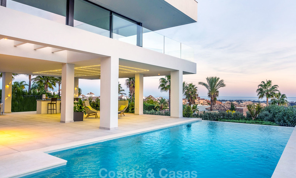 Nuevos villas modernas de diseño de lujo en venta, Marbella - Benahavis, con vistas al golf y mar 7062