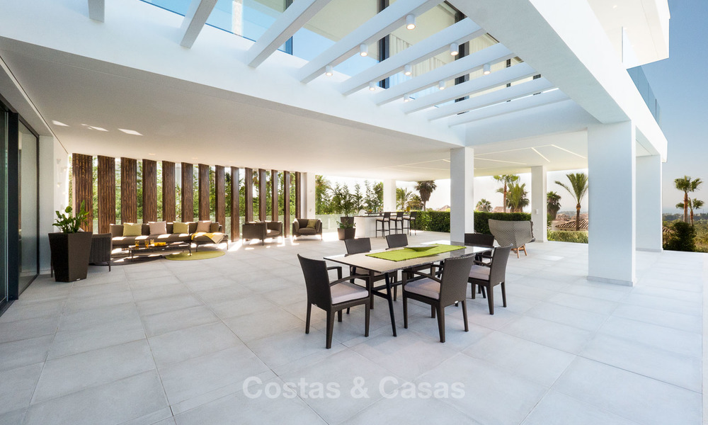 Nuevos villas modernas de diseño de lujo en venta, Marbella - Benahavis, con vistas al golf y mar 7065