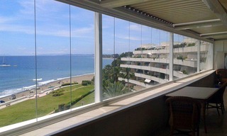 Amplio ático doble a la venta, primera línea de playa, entre Marbella y Estepona 2