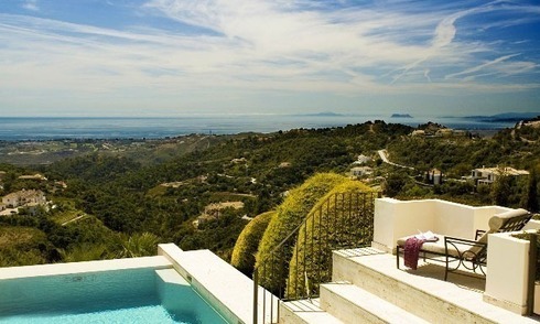 Villa de lujo en venta en un complejo de golf exclusivo en la zona de Marbella - Benahavis 