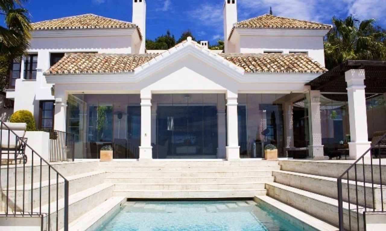 Villa de lujo en venta en un complejo de golf exclusivo en la zona de Marbella - Benahavis 1