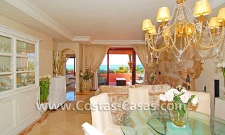 Apartamento ático de lujo a la venta, complejo situado en primera línea de playa, la Nueva Milla de Oro, Marbella - Estepona 8