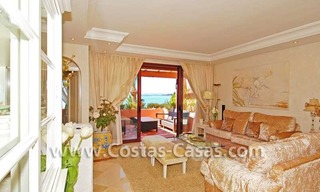 Apartamento ático de lujo a la venta, complejo situado en primera línea de playa, la Nueva Milla de Oro, Marbella - Estepona 9